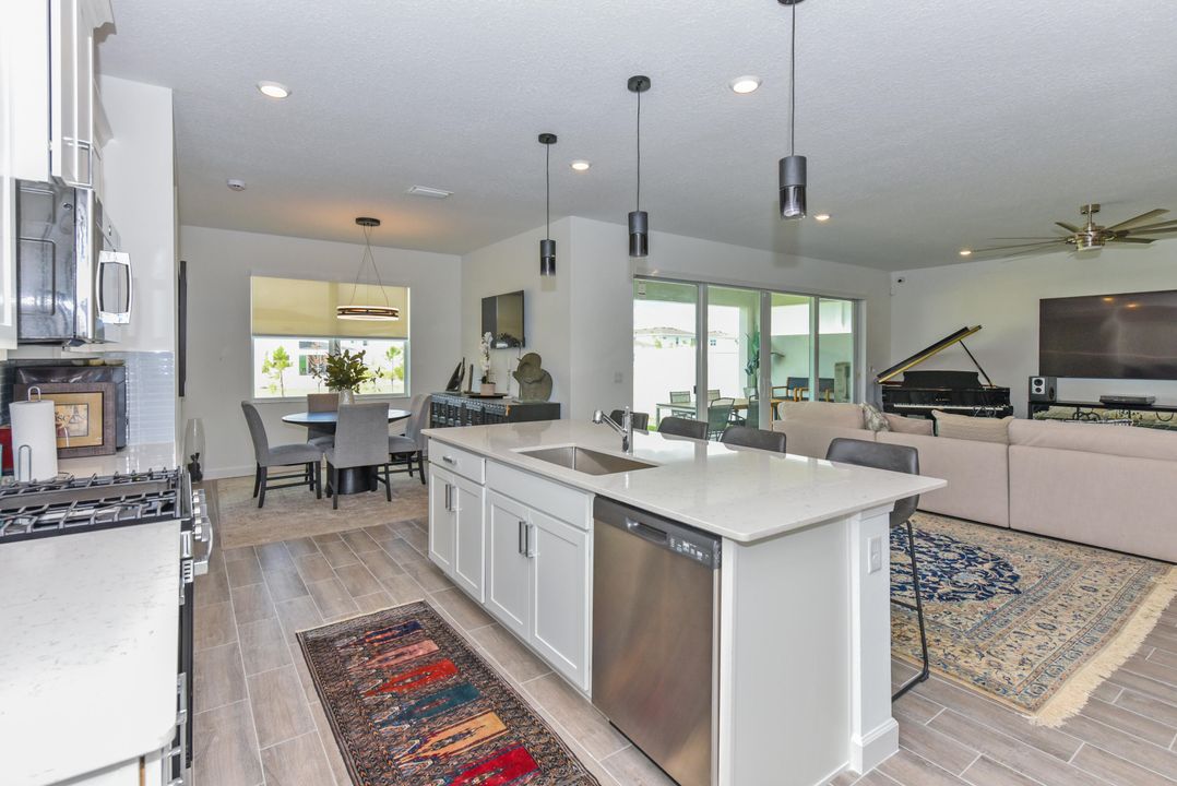 For Rent: $9,500 (5 beds, 4 baths, 4083 Square Feet)