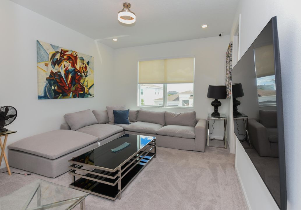 For Rent: $9,500 (5 beds, 4 baths, 4083 Square Feet)