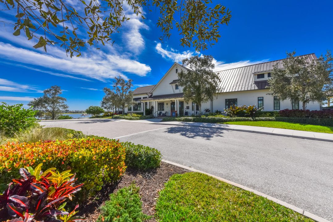 For Rent: $9,500 (5 beds, 4 baths, 4083 Square Feet)