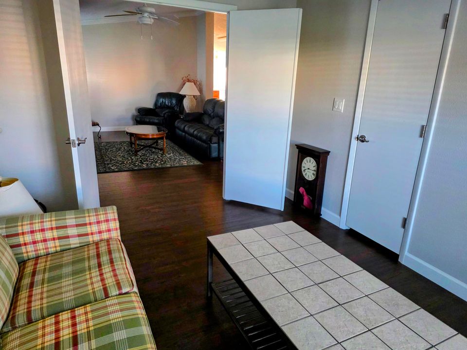 合同活跃: $238,000 (3 贝兹, 2 浴室, 1392 平方英尺)