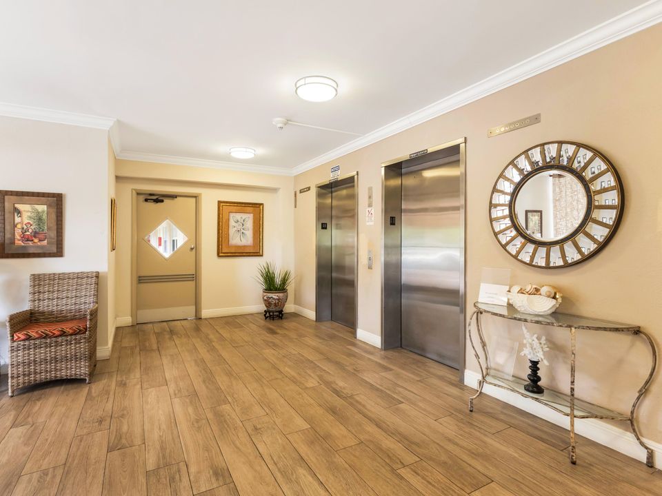 For Rent: $2,200 (2 beds, 2 baths, 1216 Square Feet)