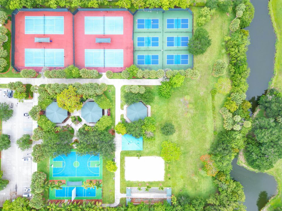 For Rent: $2,200 (2 beds, 2 baths, 1216 Square Feet)