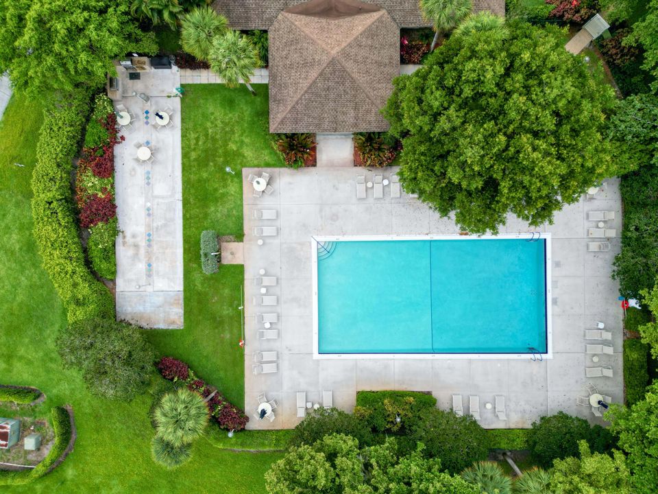 For Rent: $2,200 (2 beds, 2 baths, 1216 Square Feet)