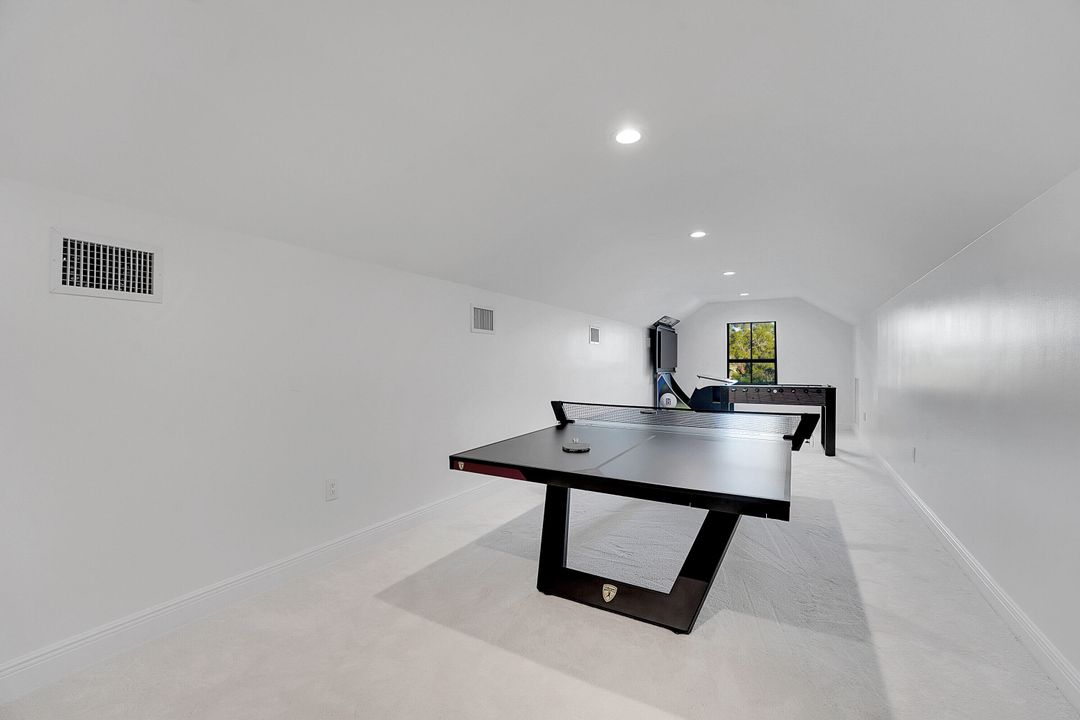 For Sale: $3,550,000 (6 beds, 5 baths, 4507 Square Feet)