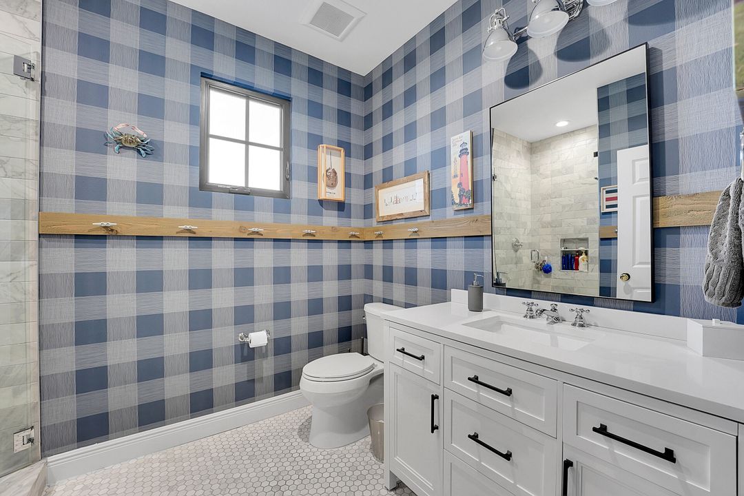 For Sale: $3,550,000 (6 beds, 5 baths, 4507 Square Feet)