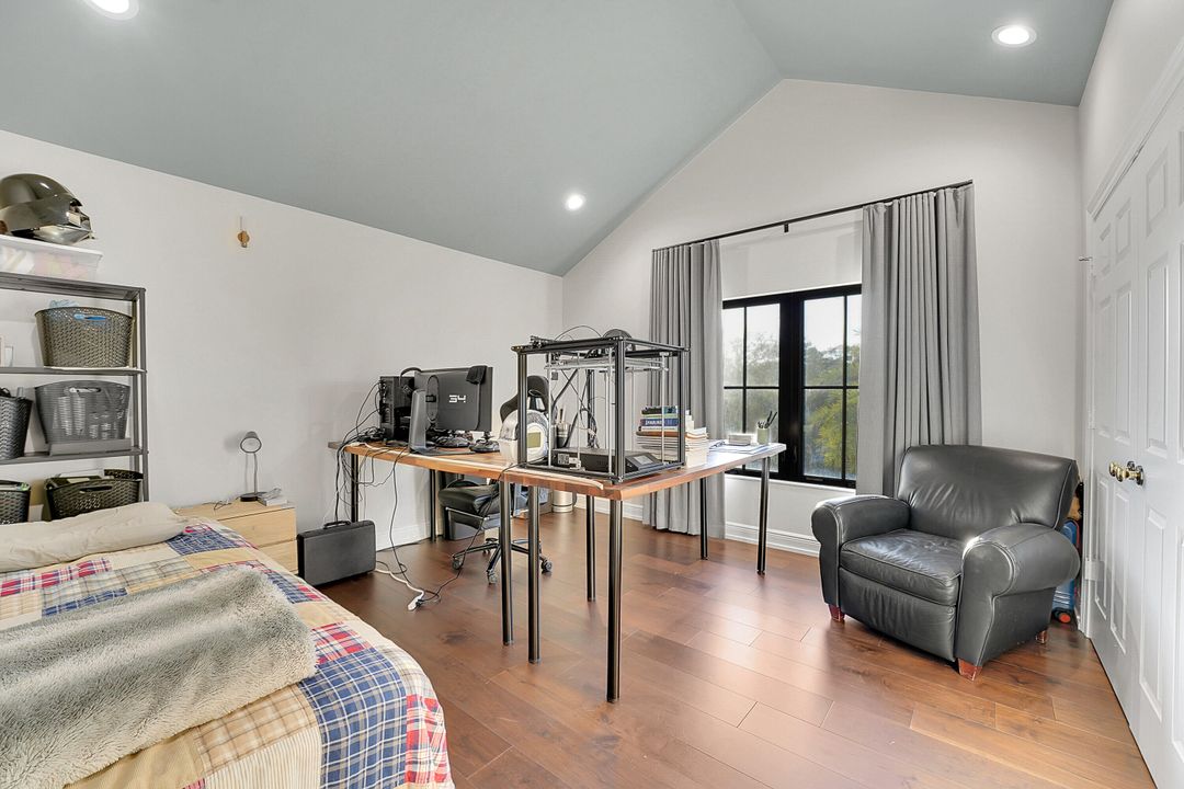 For Sale: $3,550,000 (6 beds, 5 baths, 4507 Square Feet)