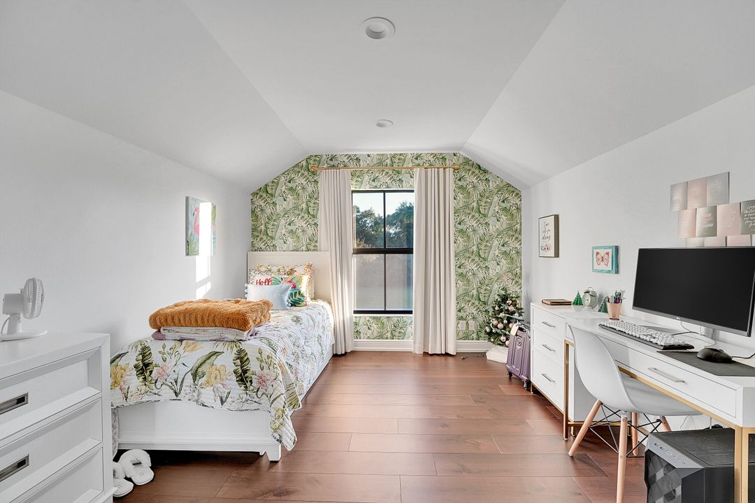 For Sale: $3,550,000 (6 beds, 5 baths, 4507 Square Feet)