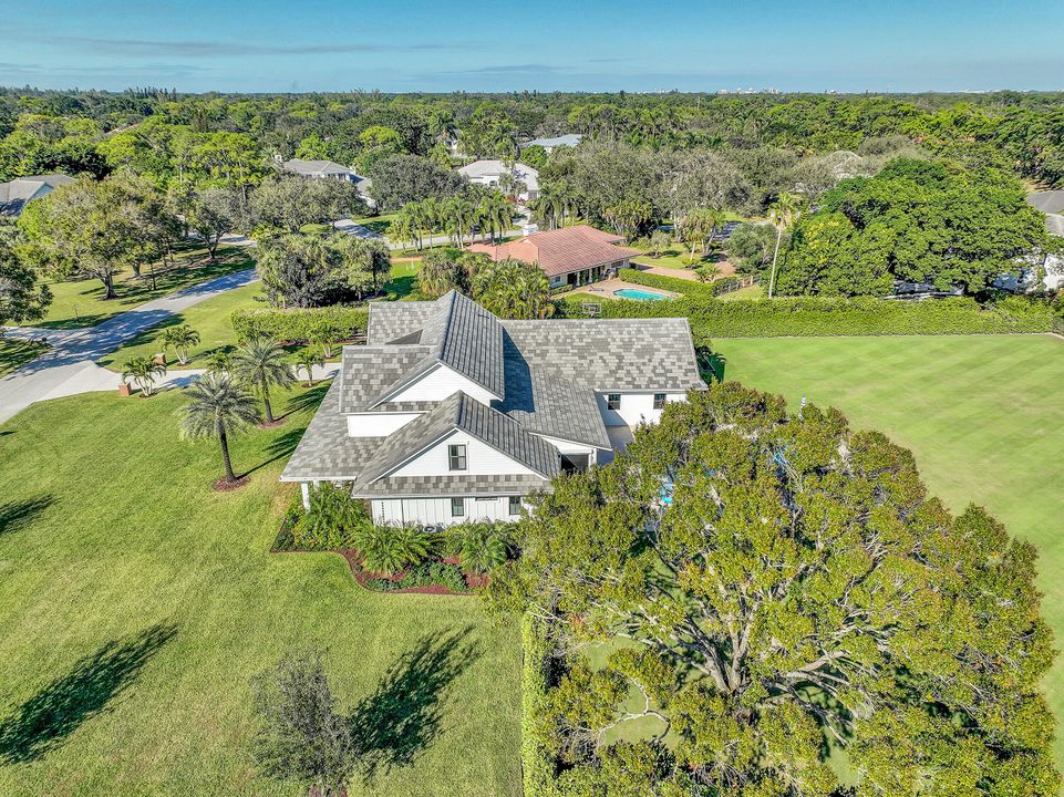 For Sale: $3,550,000 (6 beds, 5 baths, 4507 Square Feet)