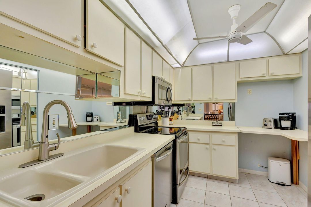 Activo con contrato: $2,600 (2 camas, 2 baños, 1219 Pies cuadrados)