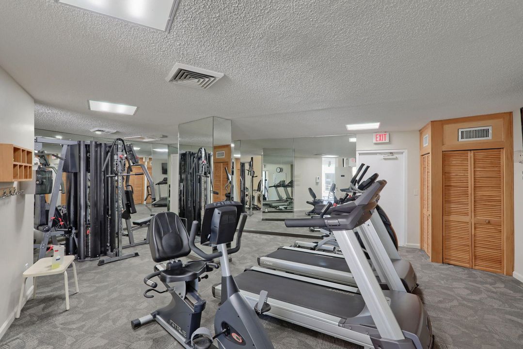 Activo con contrato: $2,600 (2 camas, 2 baños, 1219 Pies cuadrados)