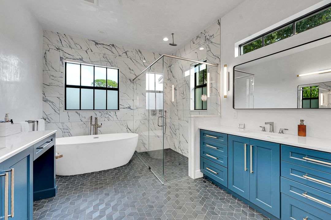 For Sale: $3,550,000 (6 beds, 5 baths, 4507 Square Feet)