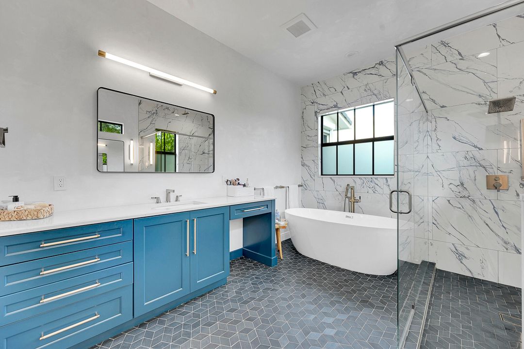 For Sale: $3,550,000 (6 beds, 5 baths, 4507 Square Feet)