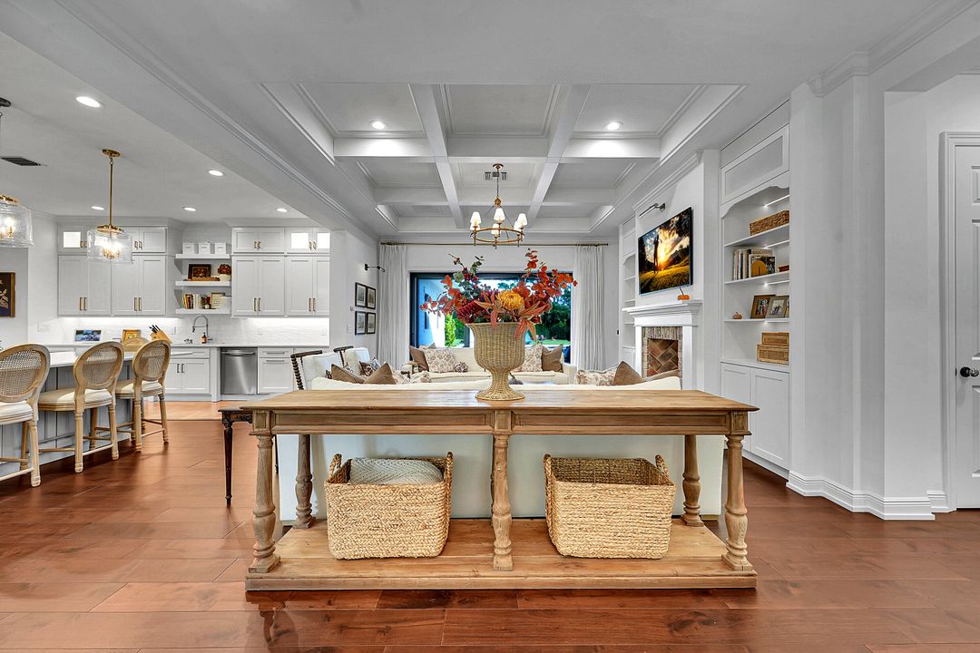 For Sale: $3,550,000 (6 beds, 5 baths, 4507 Square Feet)