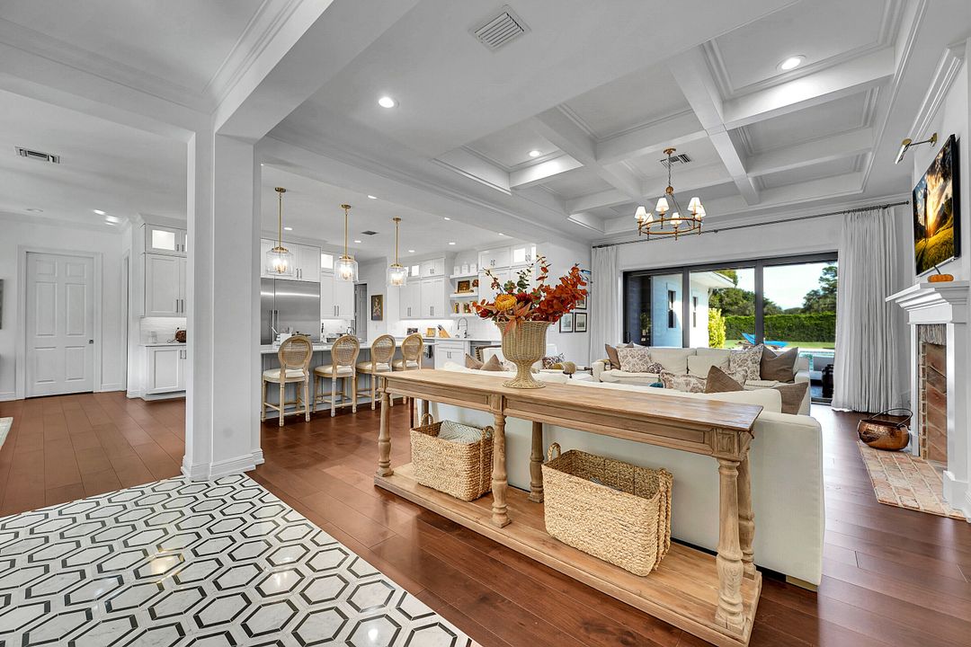 For Sale: $3,550,000 (6 beds, 5 baths, 4507 Square Feet)