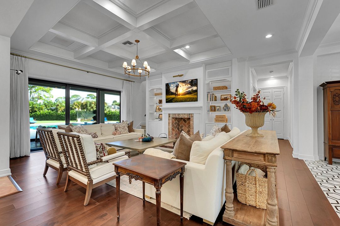 For Sale: $3,550,000 (6 beds, 5 baths, 4507 Square Feet)