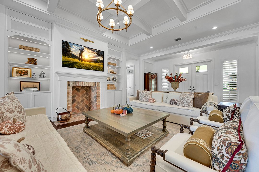 For Sale: $3,550,000 (6 beds, 5 baths, 4507 Square Feet)