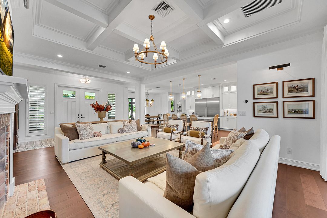 For Sale: $3,550,000 (6 beds, 5 baths, 4507 Square Feet)