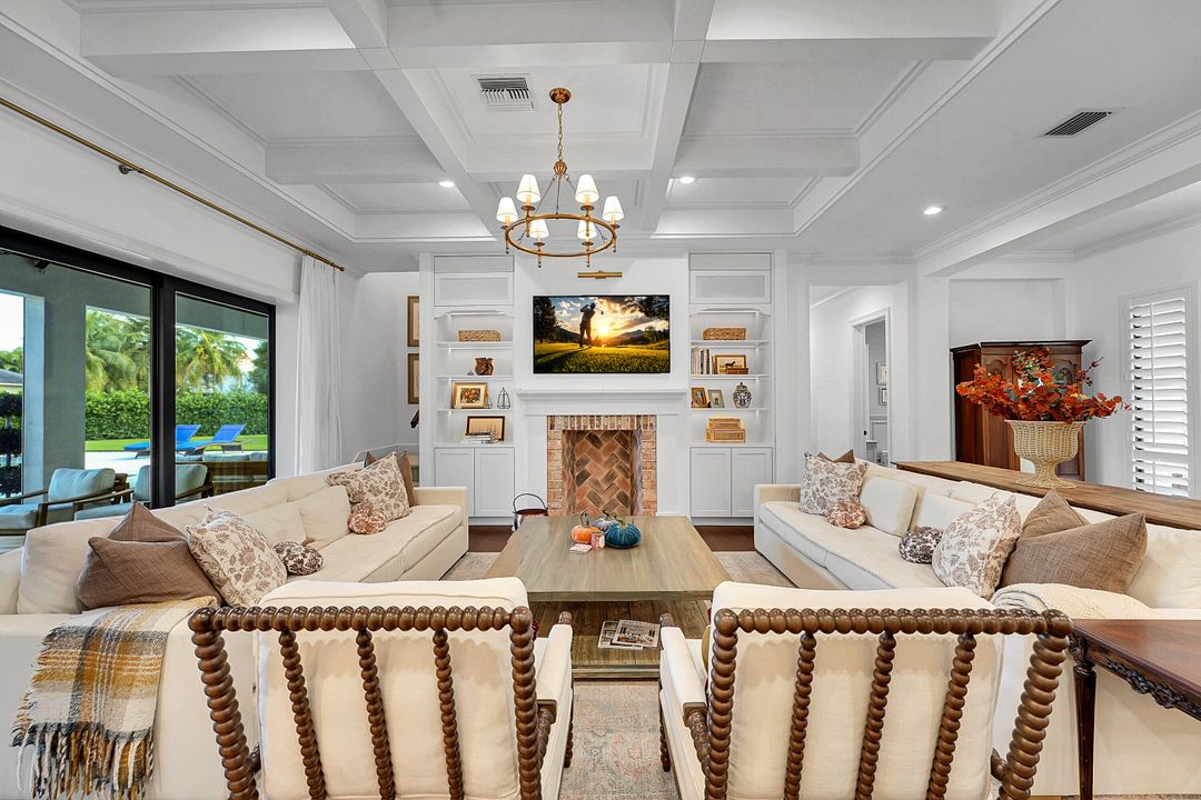 For Sale: $3,550,000 (6 beds, 5 baths, 4507 Square Feet)