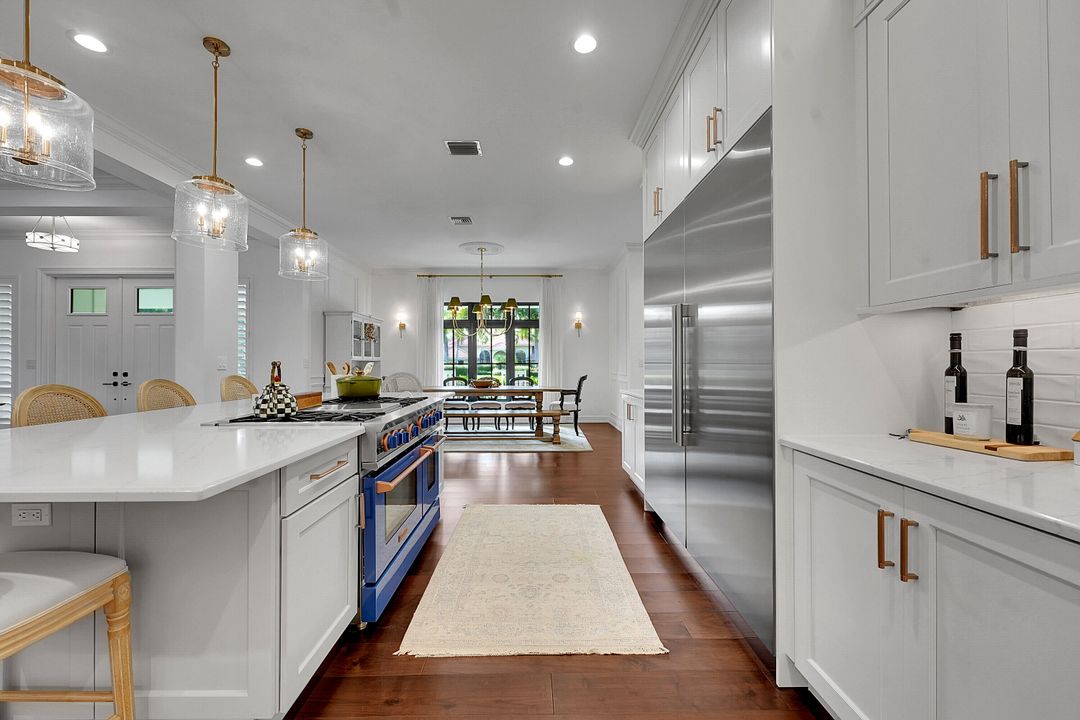 For Sale: $3,550,000 (6 beds, 5 baths, 4507 Square Feet)