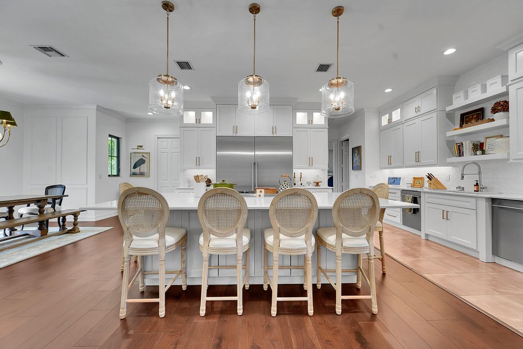 For Sale: $3,550,000 (6 beds, 5 baths, 4507 Square Feet)