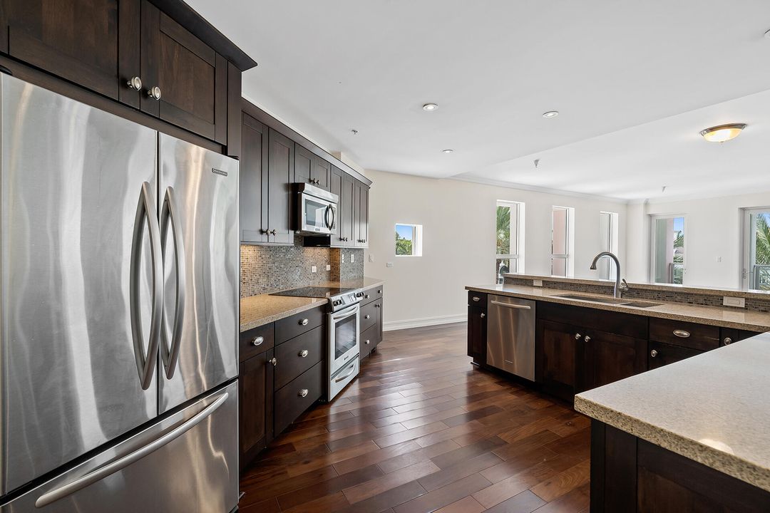 For Sale: $1,200,000 (3 beds, 3 baths, 2525 Square Feet)