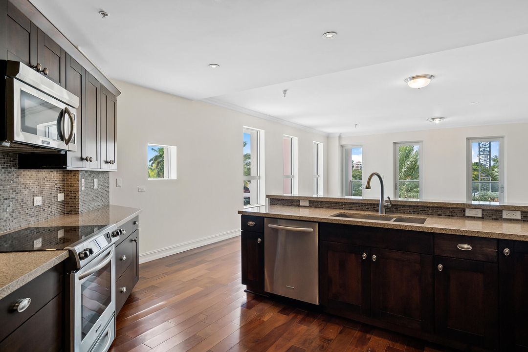 For Sale: $1,200,000 (3 beds, 3 baths, 2525 Square Feet)