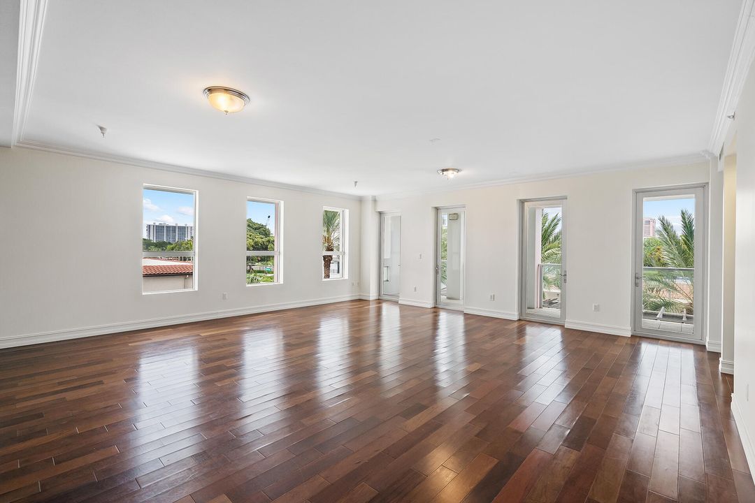 For Sale: $1,200,000 (3 beds, 3 baths, 2525 Square Feet)