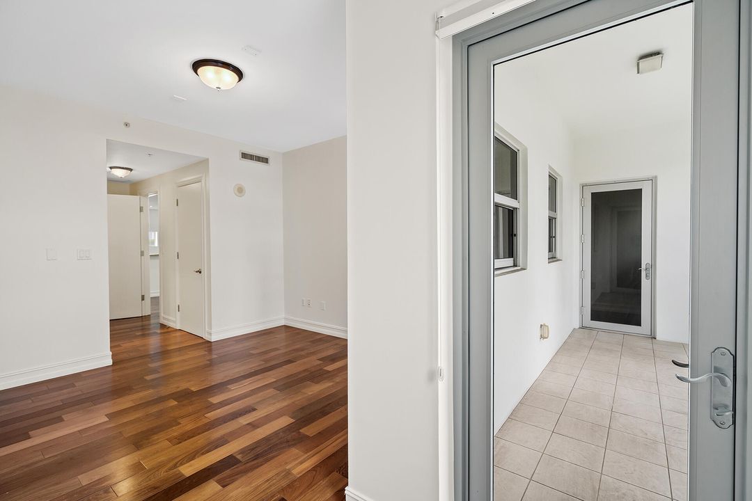 For Sale: $1,200,000 (3 beds, 3 baths, 2525 Square Feet)