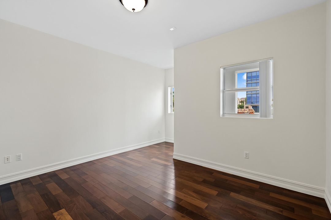 For Sale: $1,200,000 (3 beds, 3 baths, 2525 Square Feet)