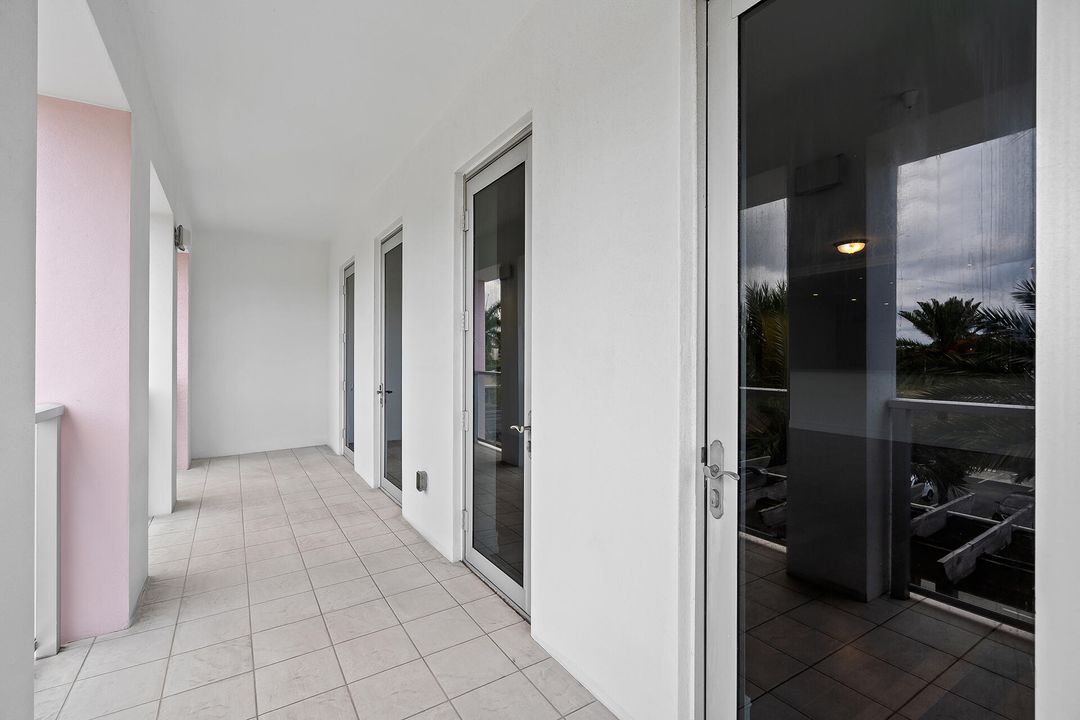 For Sale: $1,200,000 (3 beds, 3 baths, 2525 Square Feet)