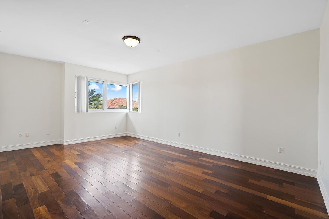 For Sale: $1,200,000 (3 beds, 3 baths, 2525 Square Feet)