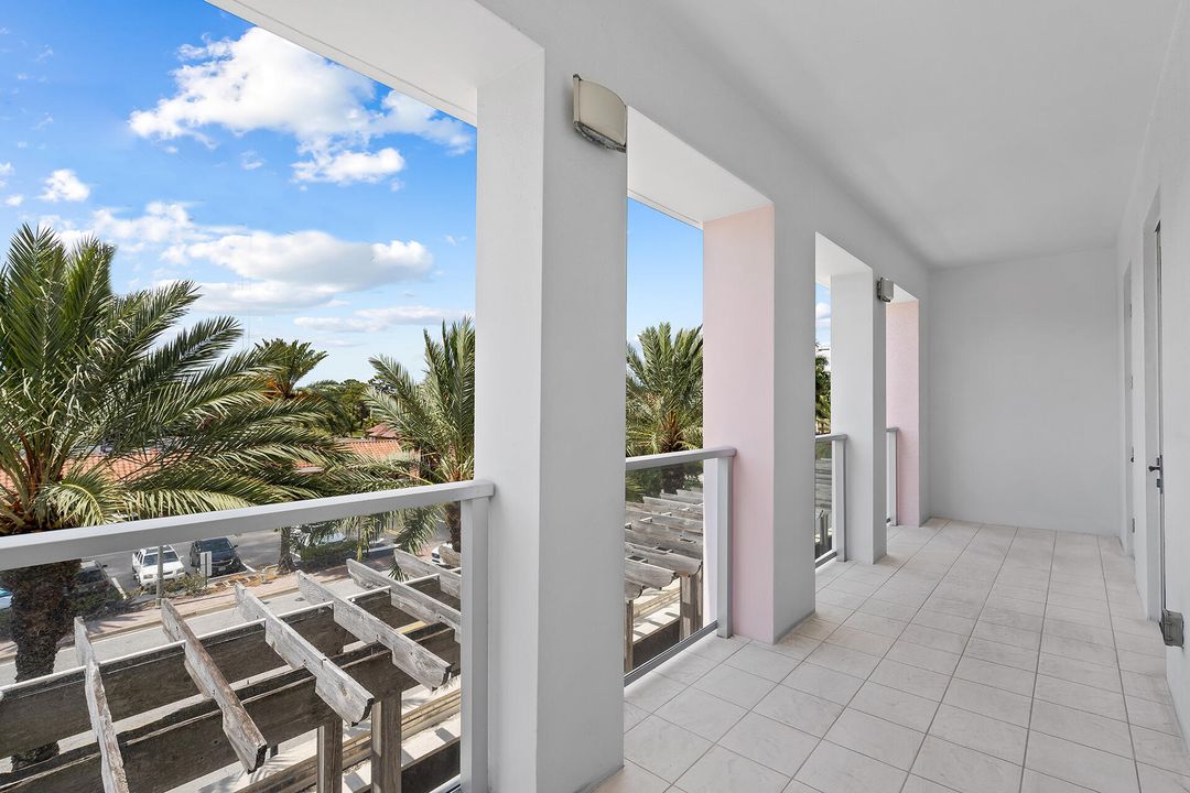 For Sale: $1,200,000 (3 beds, 3 baths, 2525 Square Feet)