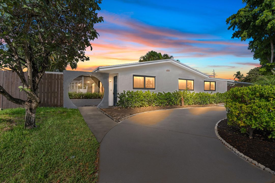 合同活跃: $775,000 (3 贝兹, 2 浴室, 1468 平方英尺)