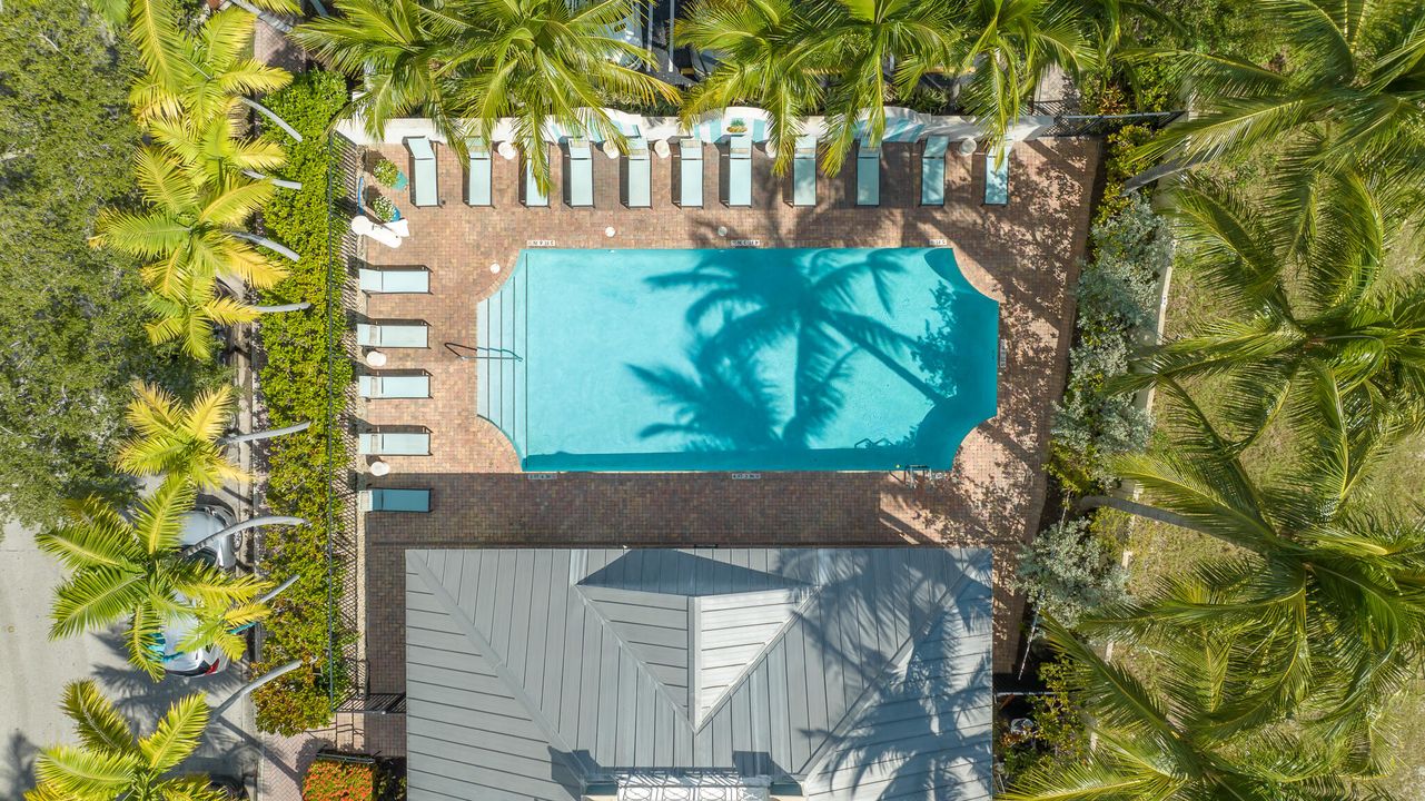 Active With Contract: $3,550 (2 beds, 2 baths, 1243 Square Feet)