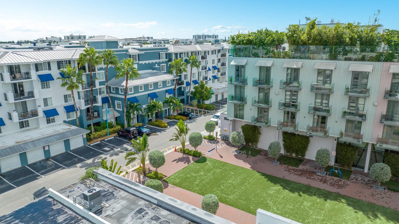 Active With Contract: $3,550 (2 beds, 2 baths, 1243 Square Feet)