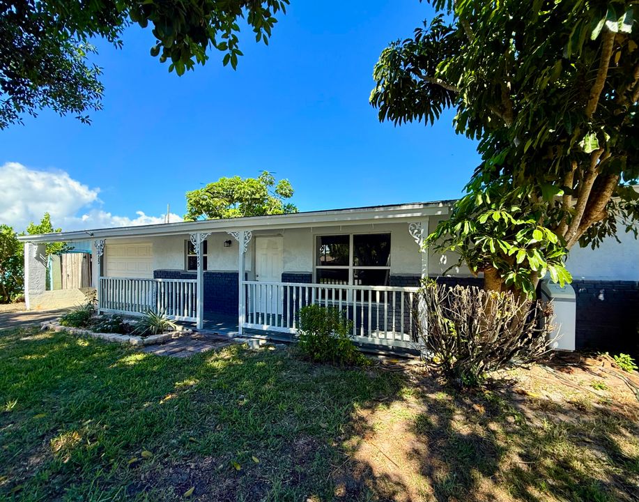 For Sale: $430,000 (4 beds, 2 baths, 2048 Square Feet)