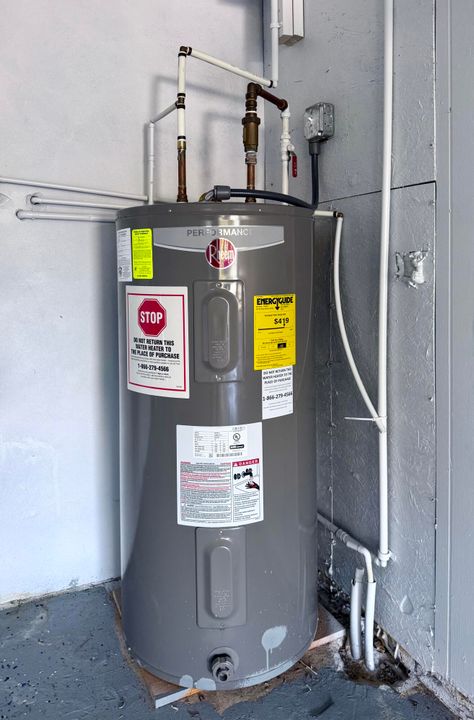 For Sale: $430,000 (4 beds, 2 baths, 2048 Square Feet)