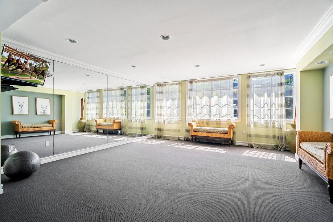 Active With Contract: $3,550 (2 beds, 2 baths, 1243 Square Feet)