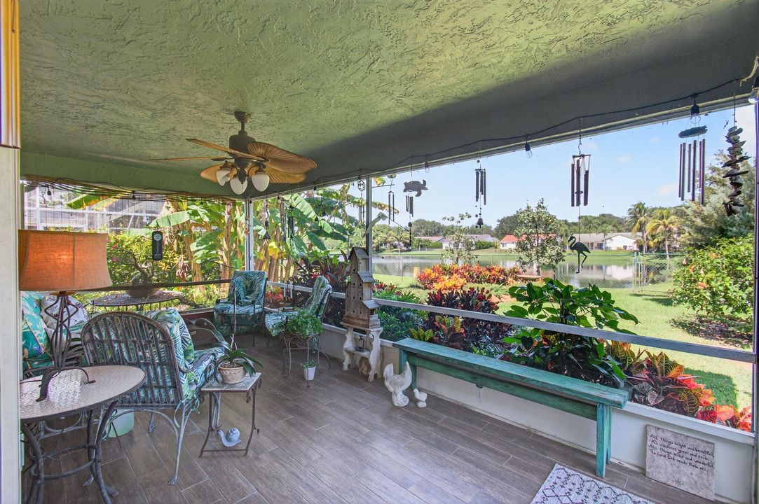 合同活跃: $825,000 (4 贝兹, 2 浴室, 2105 平方英尺)