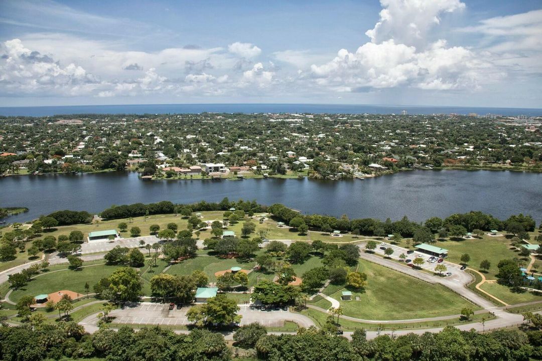 For Sale: $2,287,000 (6 beds, 5 baths, 3740 Square Feet)