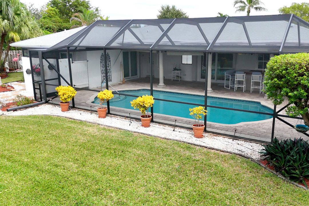 For Sale: $835,000 (4 beds, 2 baths, 1944 Square Feet)