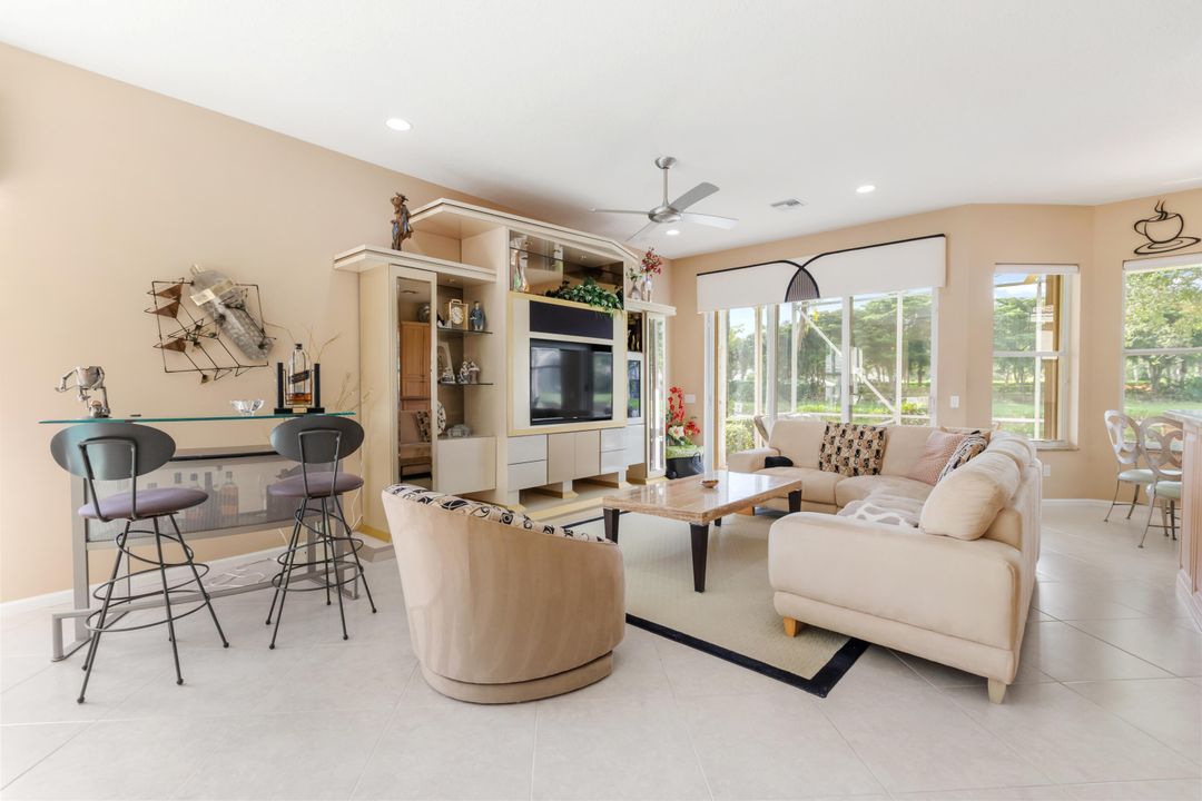 合同活跃: $499,000 (3 贝兹, 2 浴室, 2099 平方英尺)