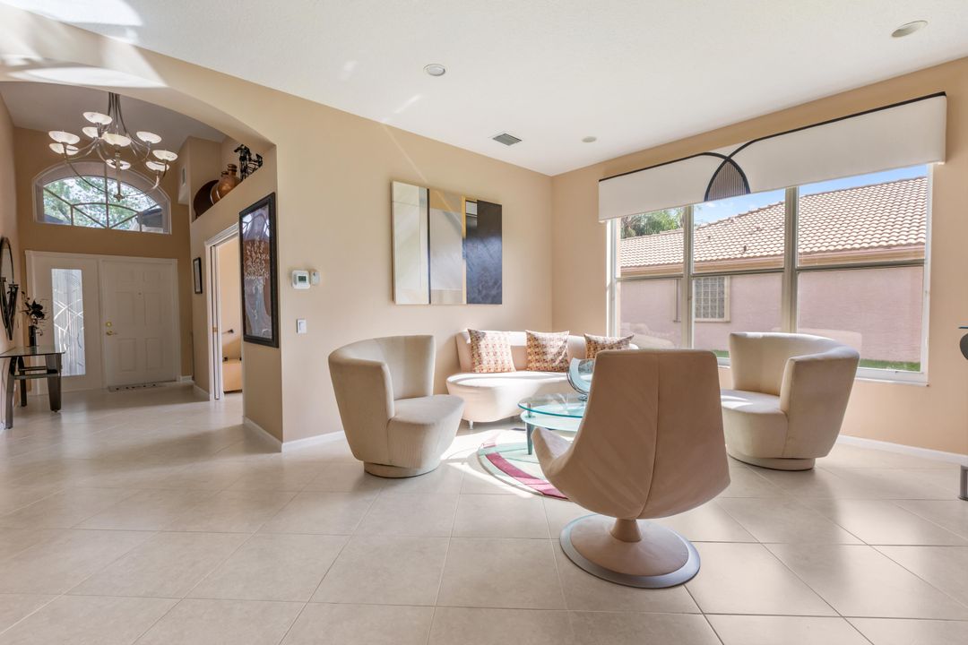 合同活跃: $499,000 (3 贝兹, 2 浴室, 2099 平方英尺)