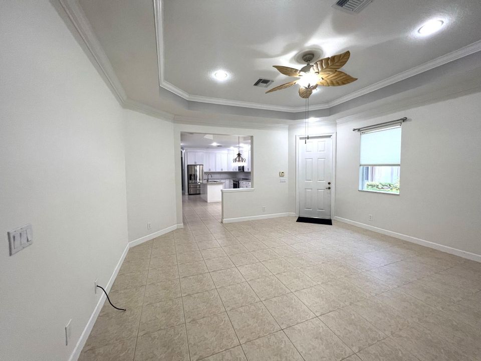 For Sale: $369,000 (2 beds, 2 baths, 1751 Square Feet)