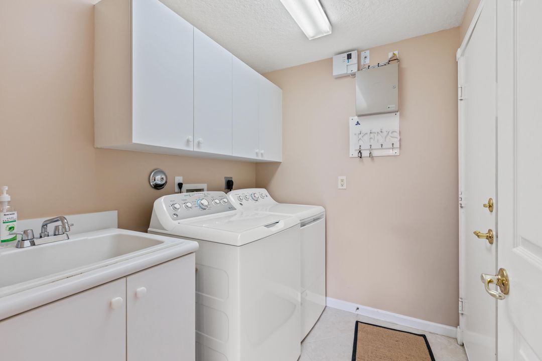 合同活跃: $499,000 (3 贝兹, 2 浴室, 2099 平方英尺)