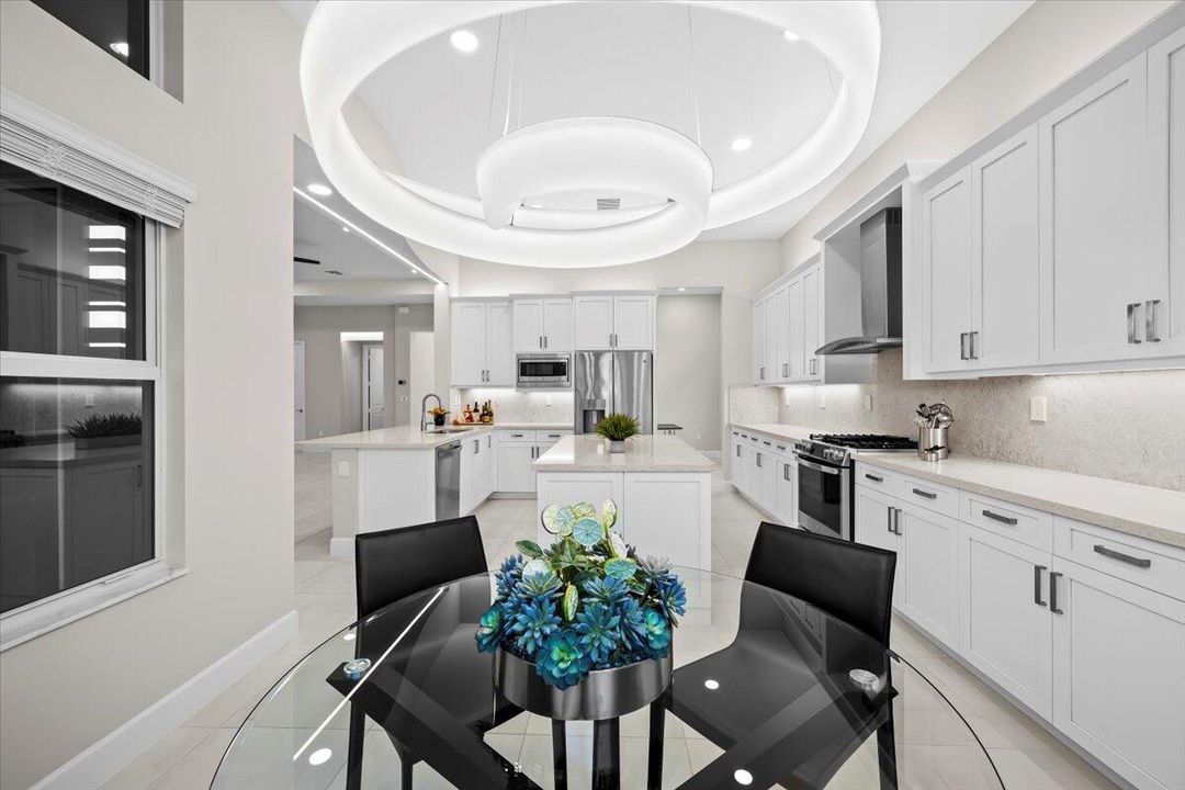 待售: $1,600,000 (3 贝兹, 3 浴室, 2825 平方英尺)