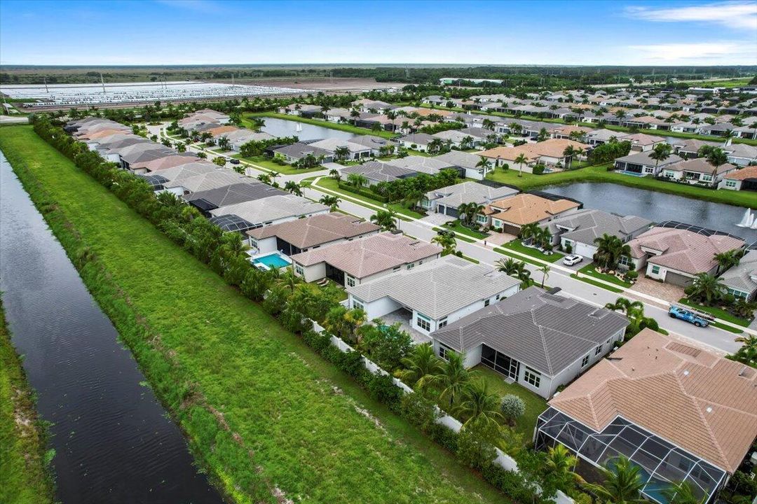 待售: $1,600,000 (3 贝兹, 3 浴室, 2825 平方英尺)