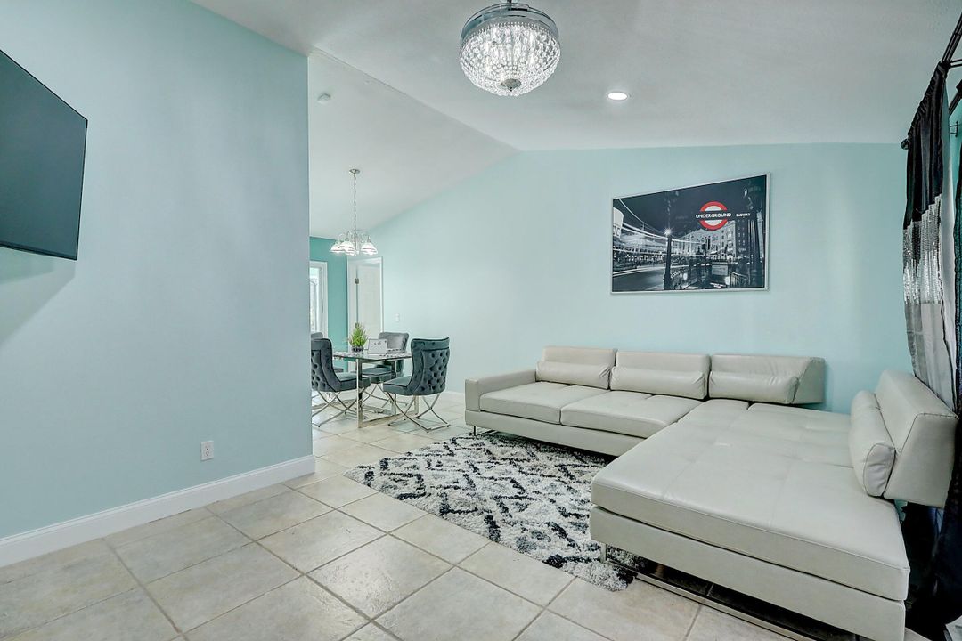 For Rent: $4,000 (3 beds, 2 baths, 1951 Square Feet)