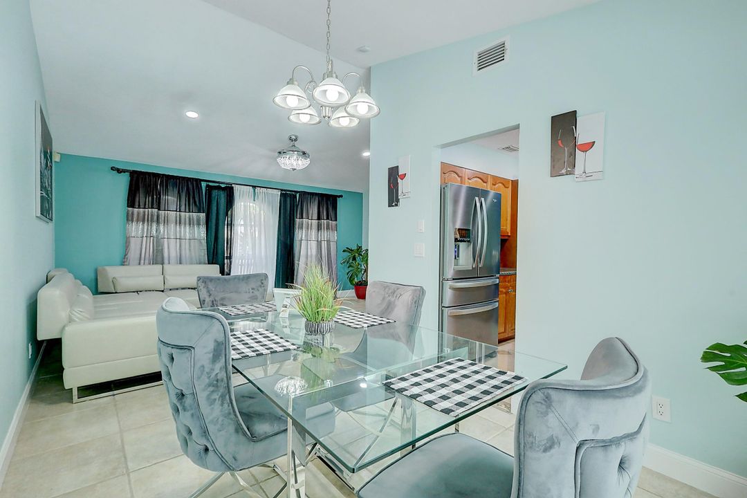 For Rent: $4,000 (3 beds, 2 baths, 1951 Square Feet)