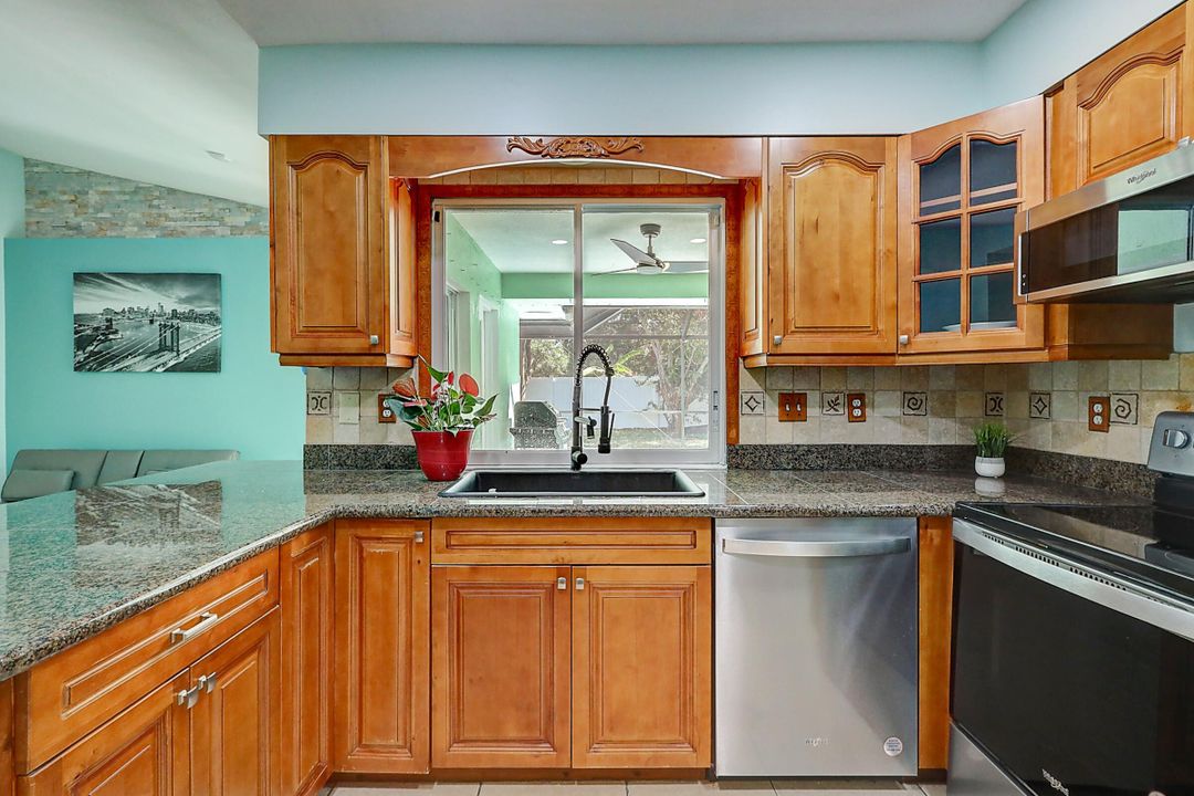 For Rent: $4,000 (3 beds, 2 baths, 1951 Square Feet)